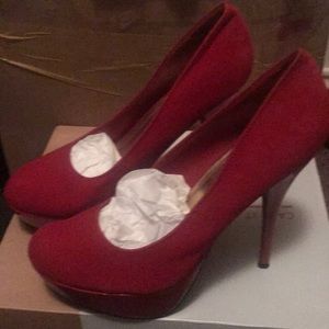 Red Pumps
